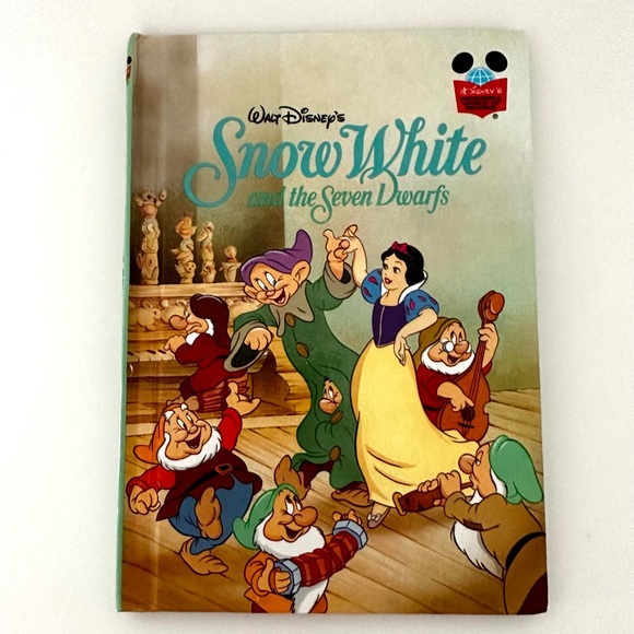 6 Disney’s story books. - Picture 5 of 8